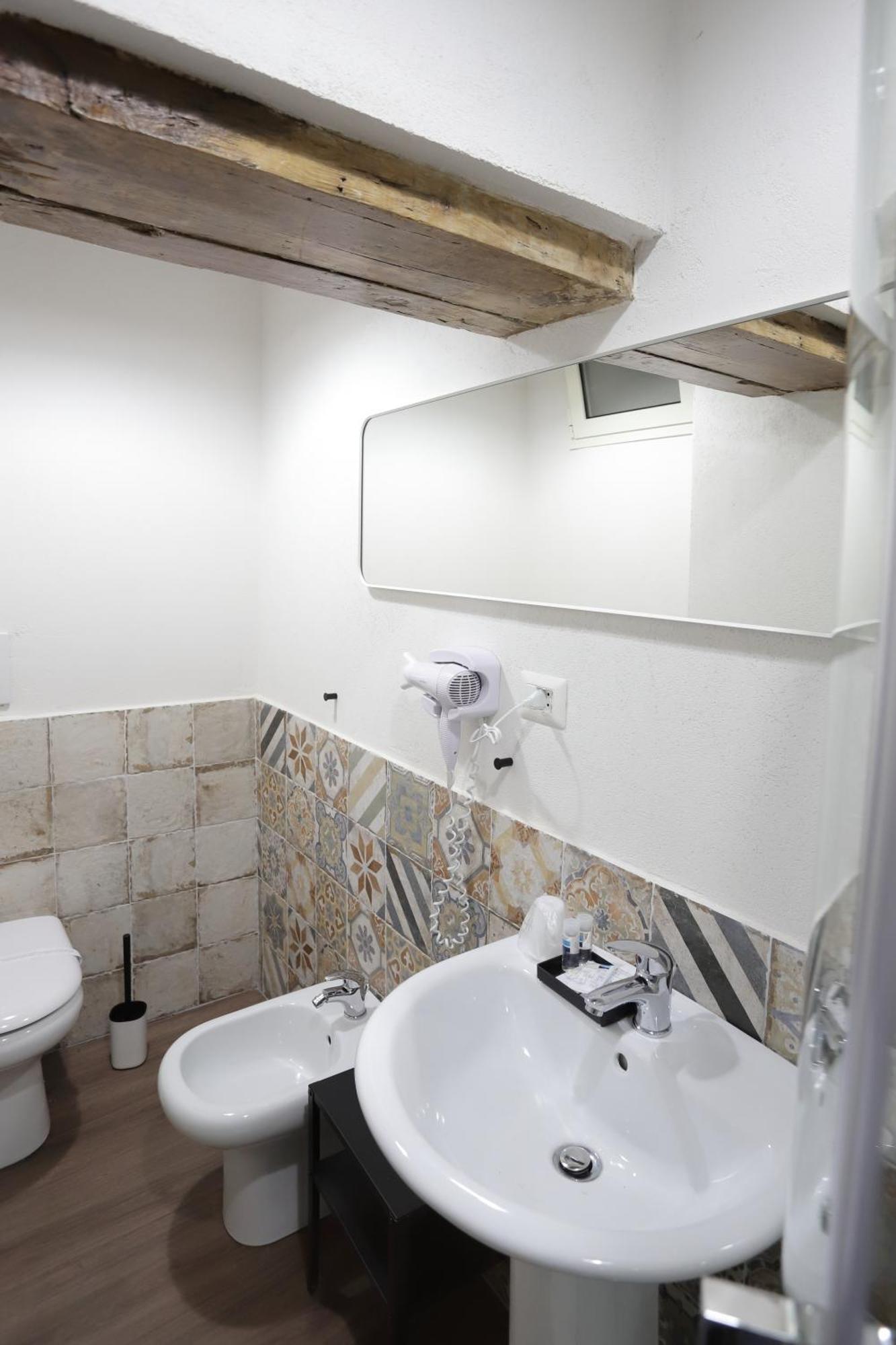 Tammurriata Nera Bedroom Naples