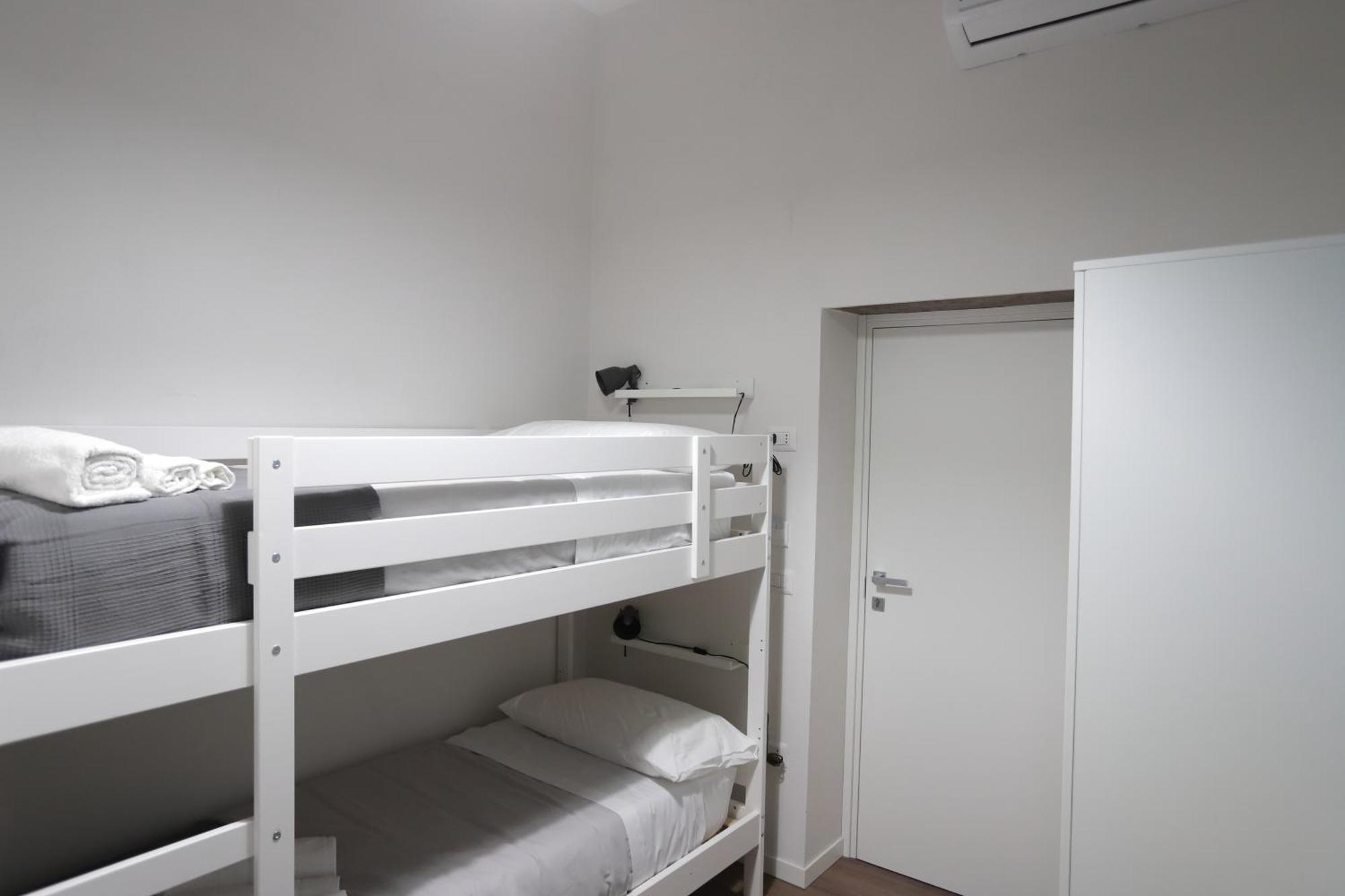 Guest house Tammurriata Nera Bedroom Naples