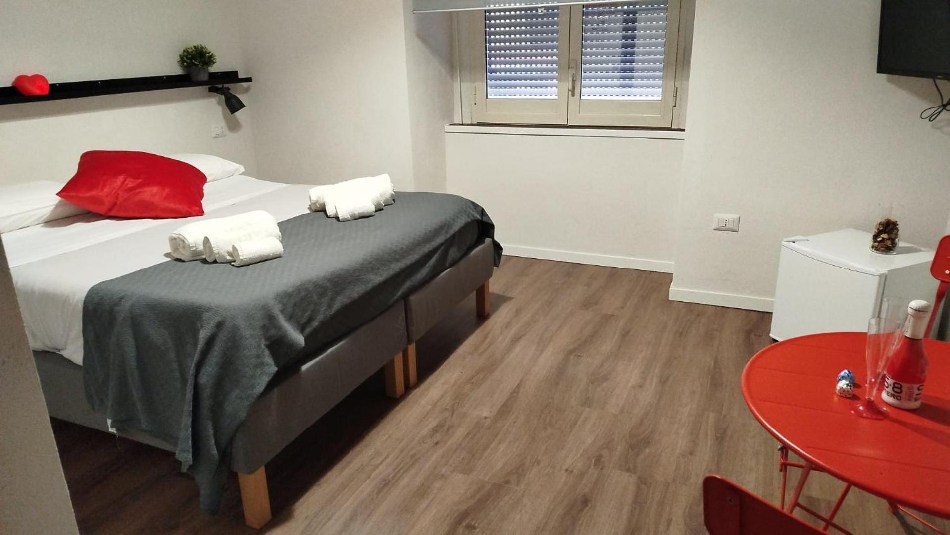 Tammurriata Nera Bedroom *